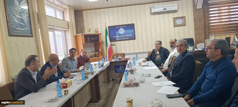 نشست اعضای هیئت رئیسه دانشگاه ملی مهارت با جناب آقای دکتر نوری رئیس دانشگاه ملی مهارت استان کردستان مرکز سقز. 4