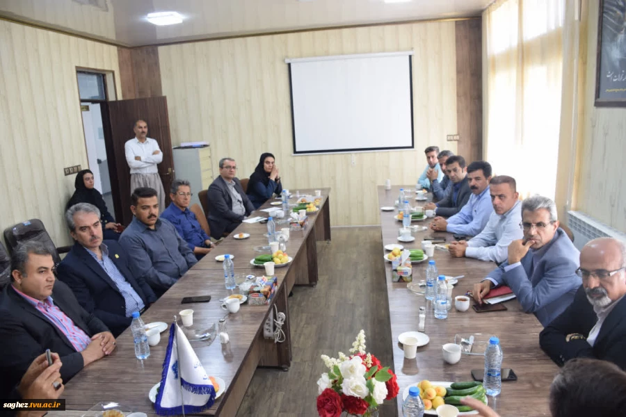 جلسه شورای اداری دانشگاه ملی مهارت، مرکز سقز با حضور ریاست استان و برخی از اعضای واحد استانی برگزارشد. 5
